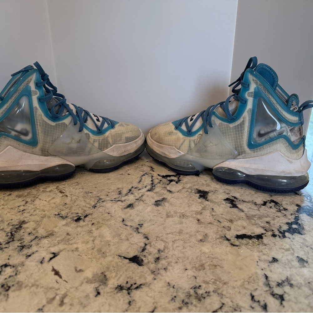 NIKE LEBRON 19 SPACE JAM - Picture 2 of 7